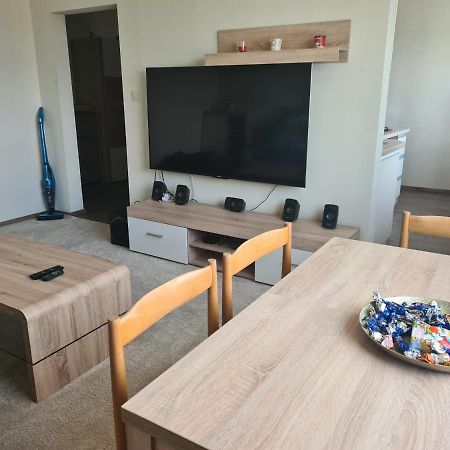 Apartman Valentin Apartment Komárno Екстериор снимка